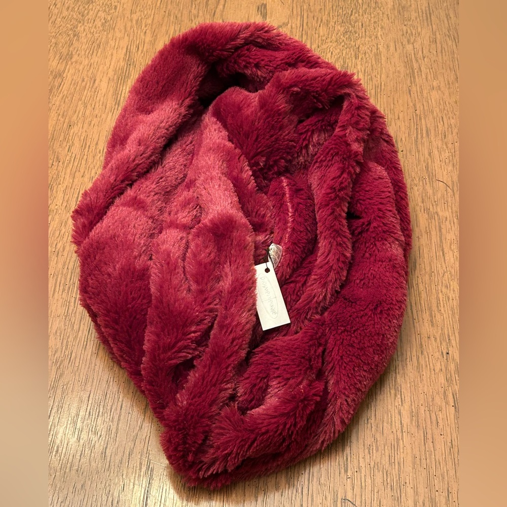 Beautiful Fluffy Mauve/Maroon Infinity Scarf
